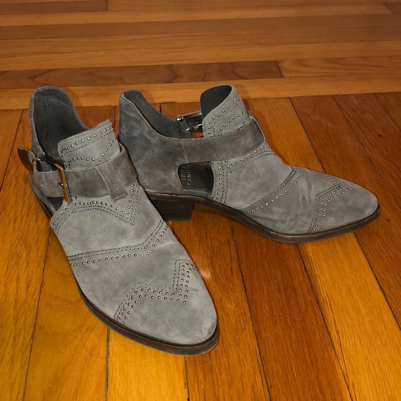 Vince Camuto short ankle booties - Picture 6 of 8